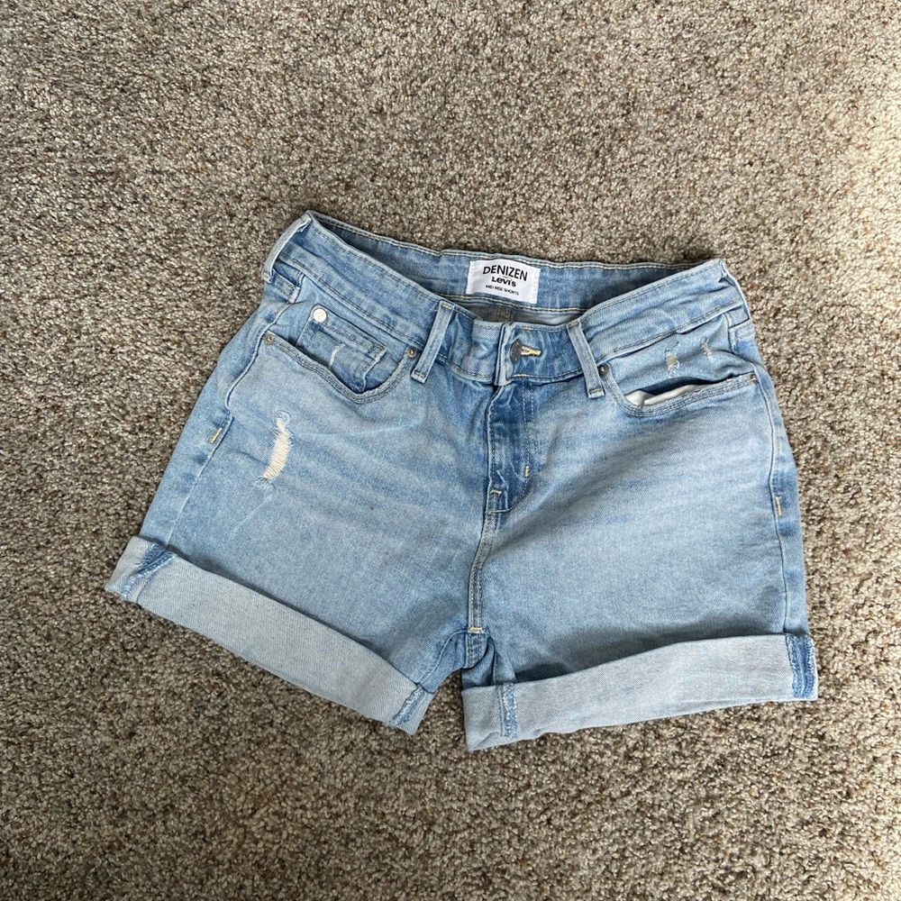 White wash denizen Levi’s high rise shorts